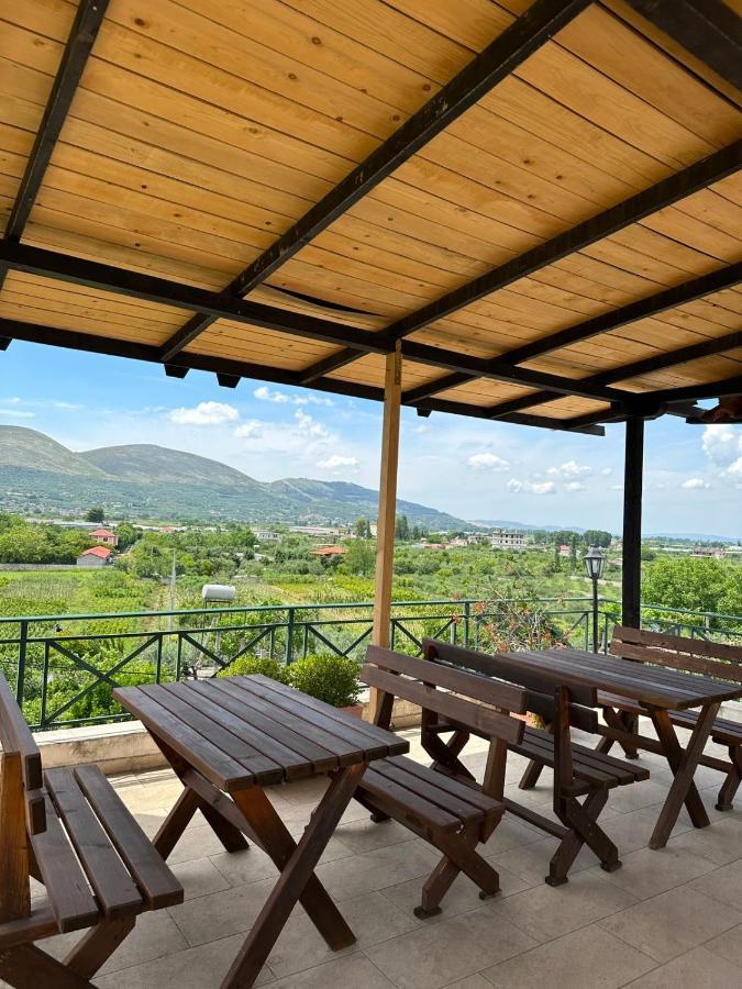Bed & Breakfast Local Living Edi Berat Exterior foto
