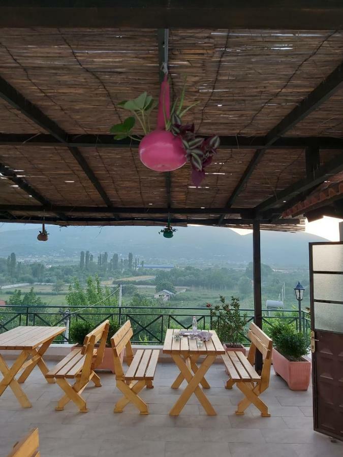 Bed & Breakfast Local Living Edi Berat Exterior foto